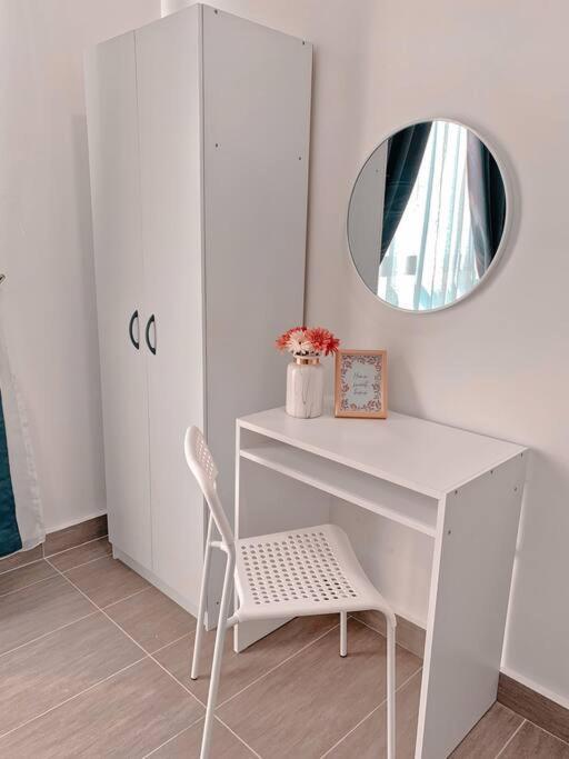 Netflix 2 Bedroom Troika Kota Bharu Homestay 1812 ภายนอก รูปภาพ